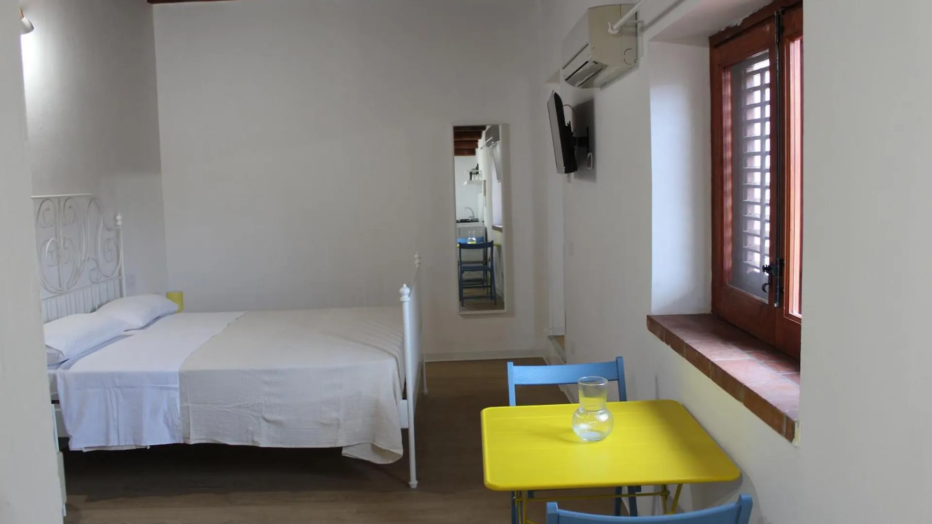 Terrasini 2000 Home Holidays Appartement