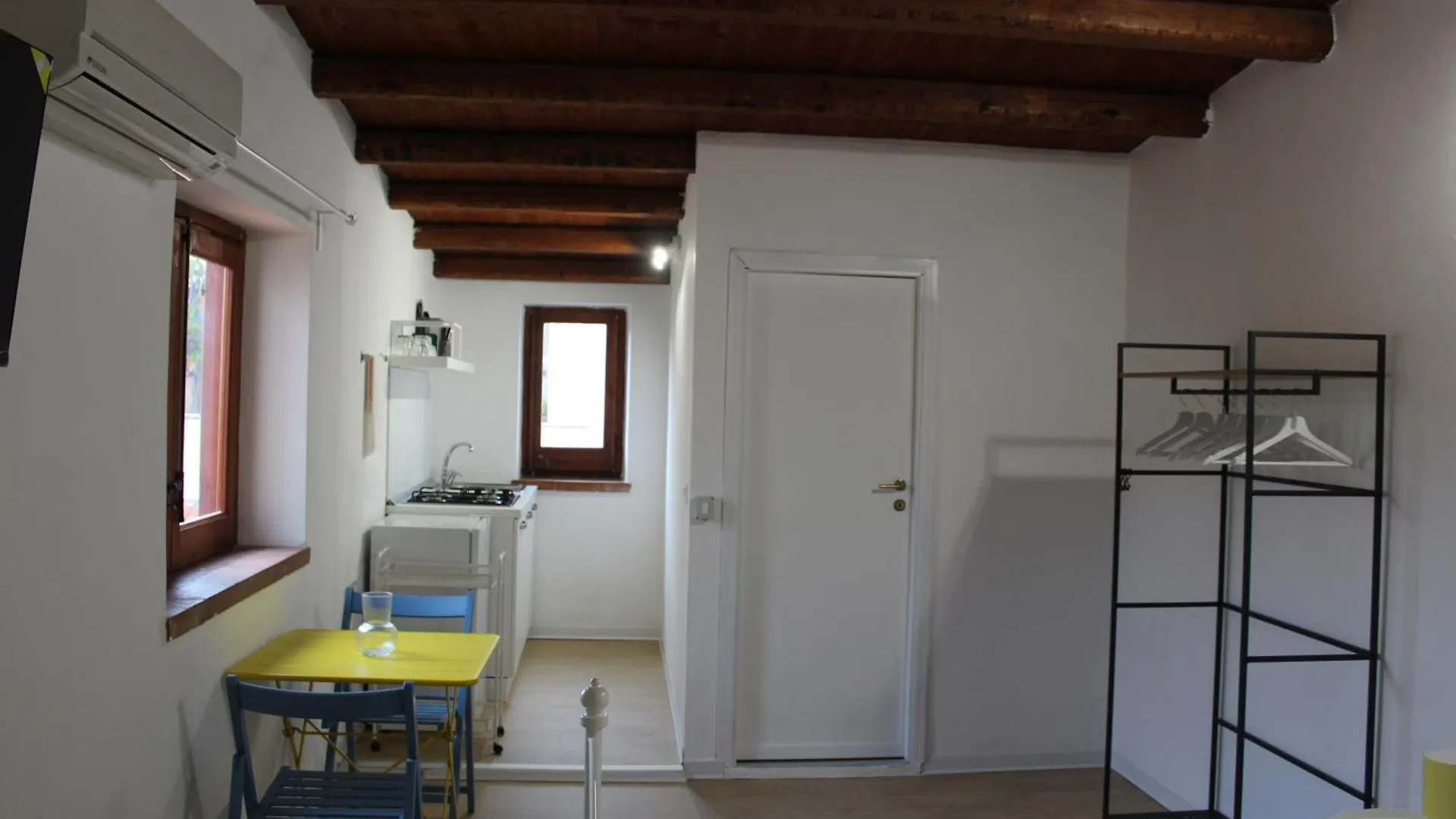Terrasini 2000 Home Holidays Appartamento