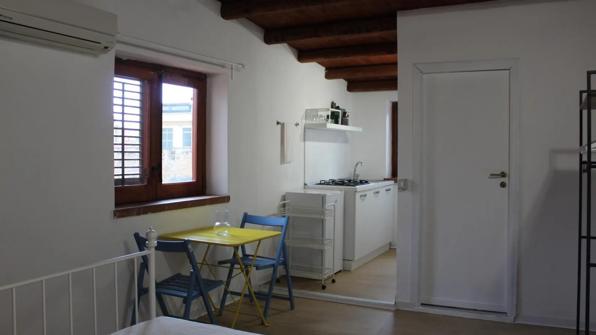 Terrasini 2000 Home Holidays 0*,