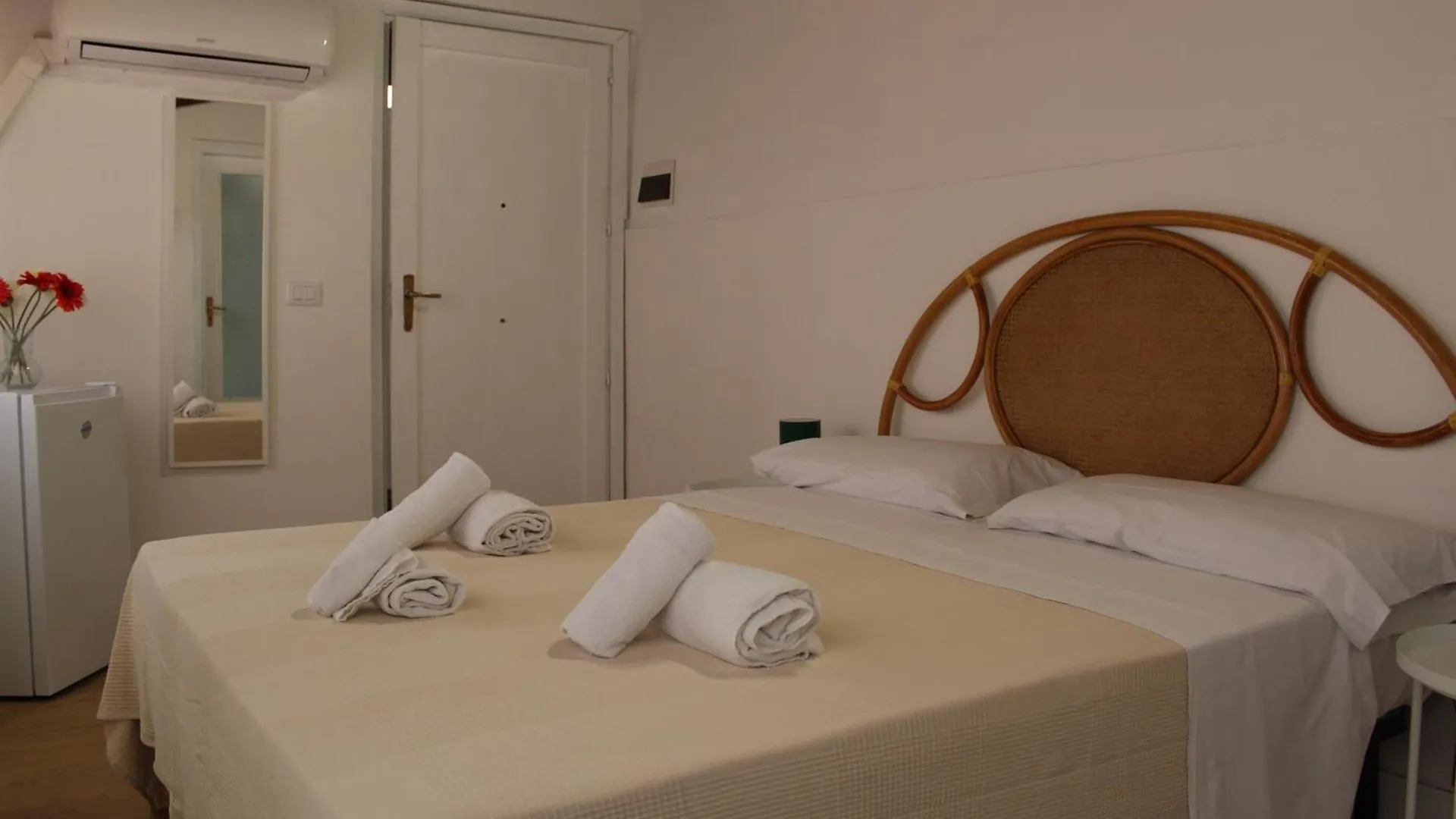 Terrasini 2000 Home Holidays Italia